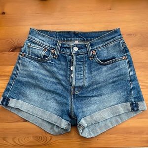 Levi’s Wedgie Fit Jean Shorts!